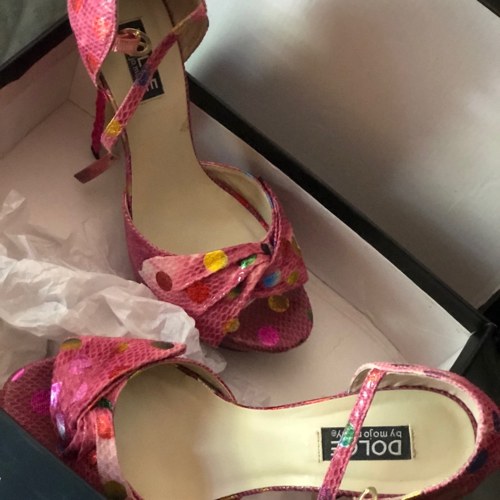 Pink Heels - Picture 6 of 6